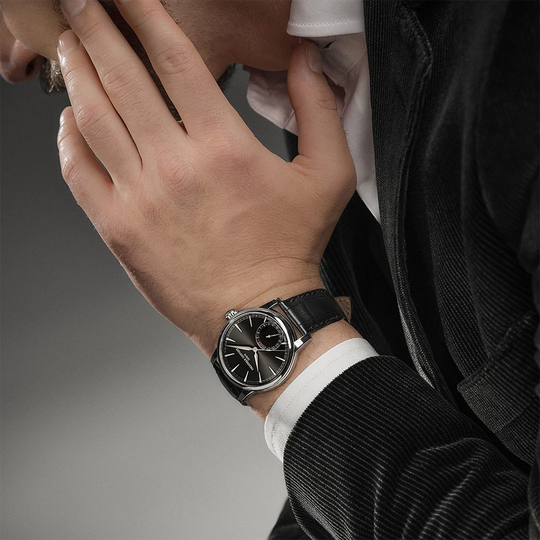 Frederique Constant Classics Date Manufacture FC-706B3H6 herreklokke på 40 mm med in-houseverk, datoring og 72 timer gangreserve. 