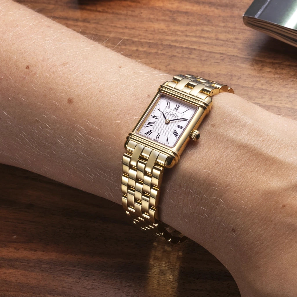 Herbelin Art Deco 17478bp08 dameklokke i gullfarget stål med lys skive og quartzverk.