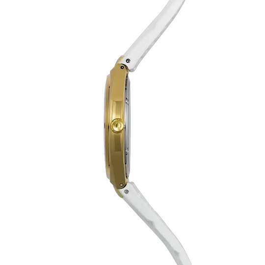 Herbelin Cap Camarat 14545P1N11CW er en sporty dameklokke med gullfarget kasse, hvit gummirem og quartzverk.