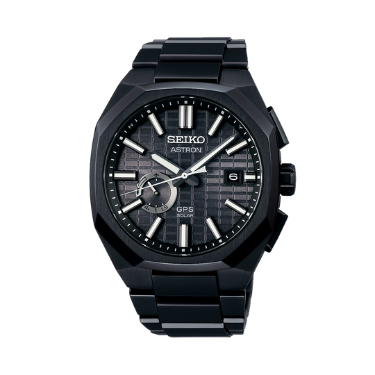 Seiko Astron GPS Solar fastsetter tiden ved hjelp av satellitter, så du aldri trenger å stille tiden. Kasse og lenke i titan. 100 meter vanntett.