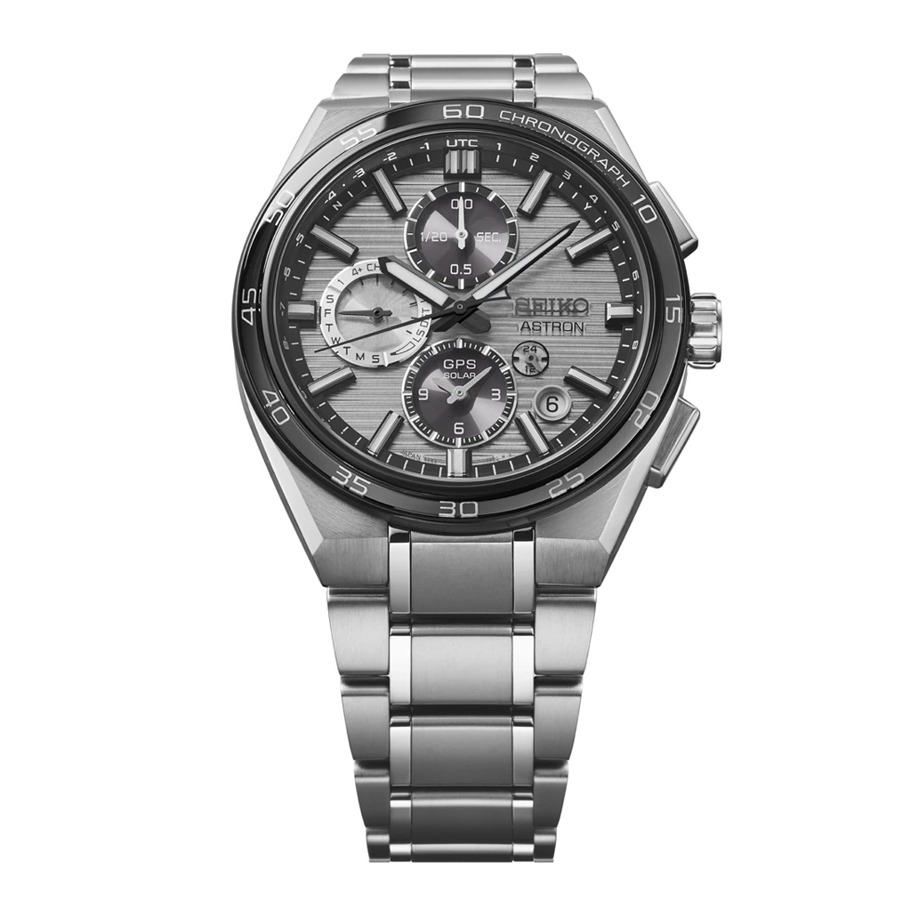 Seiko Astron SSH177 GPS Solar herreklokke i titan på 44 mm. Kommer med grå skive, titanlenke- og kasse, chronograph, worldtimer-fuksjon og perpetualkalender.