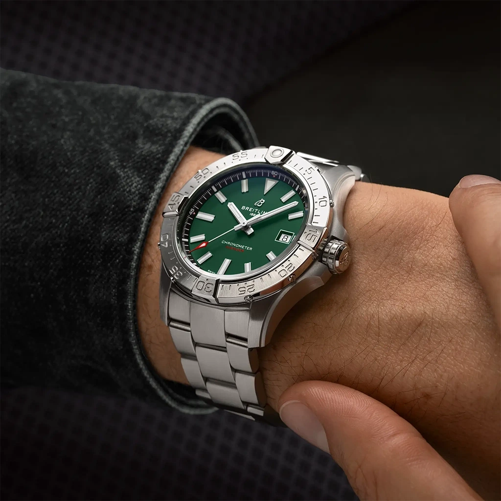 Breitling Avenger Automatic 42 - A17328101L1A1 - urmakerlarsen.no