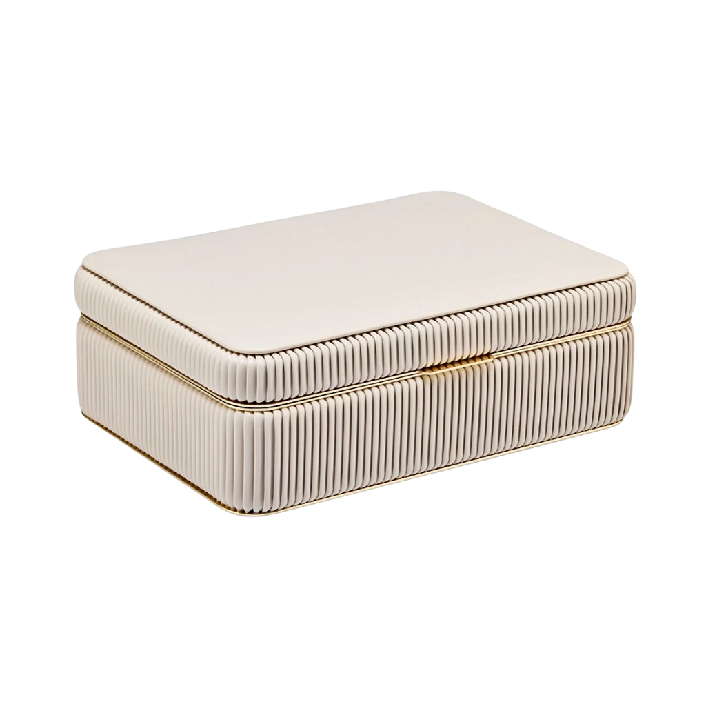 Bella smykkeskrin er delikat oppbevaring for smykkene dine. Mye plass for oppbevaring med LusterLoc som forhindrer anløpning i opptil 35 år.