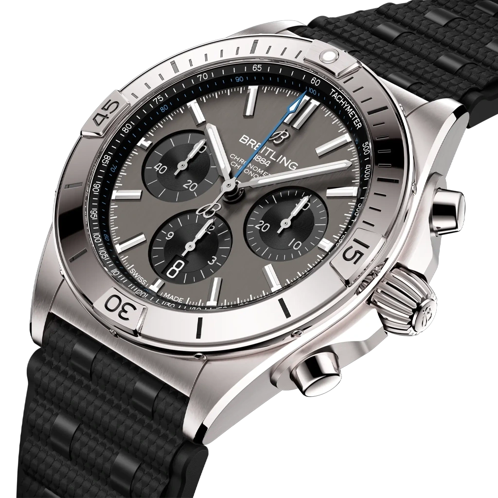 Breitling Chronomat B01 42 EB0134101M1S1 herreklokke i titan med grå chronographskive og sort gummirem.