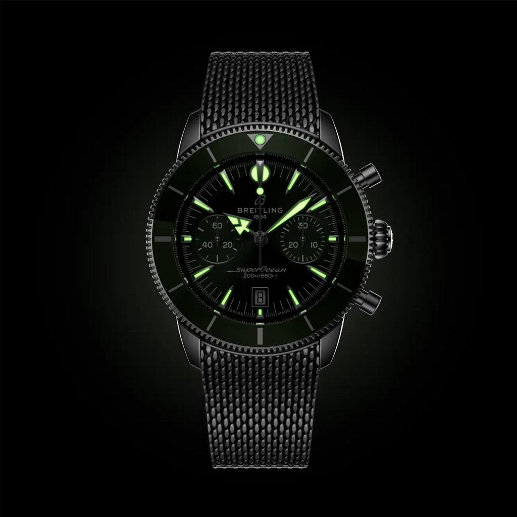 Breitling Superocean Heritage B01 Chronograph 42 mm med grønn skive, grønn bezel, kronograf og meshlenke i stål