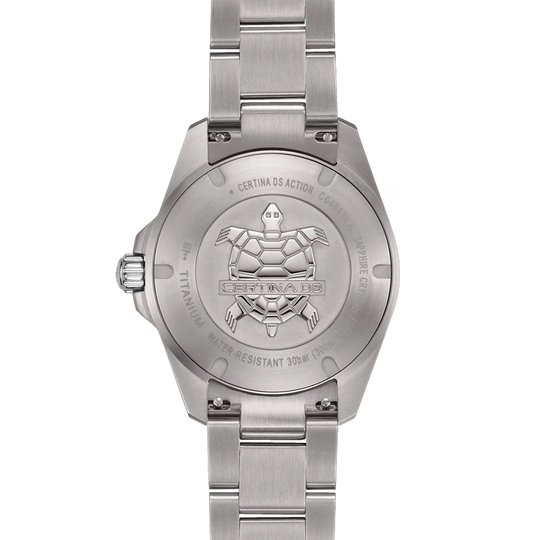 Certina DS Action C048.410.44.351.00 herreklokke på 40 mm i titan med quartzverk og blå bezel.