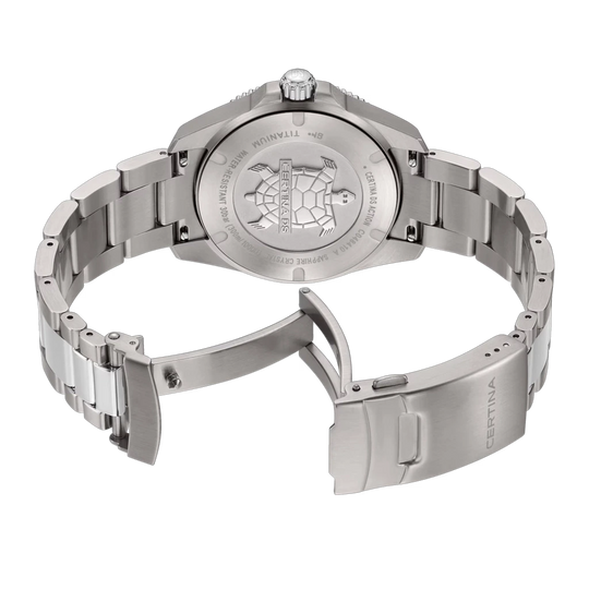 Certina DS Action C048.410.44.351.00 herreklokke på 40 mm i titan med quartzverk og blå bezel.