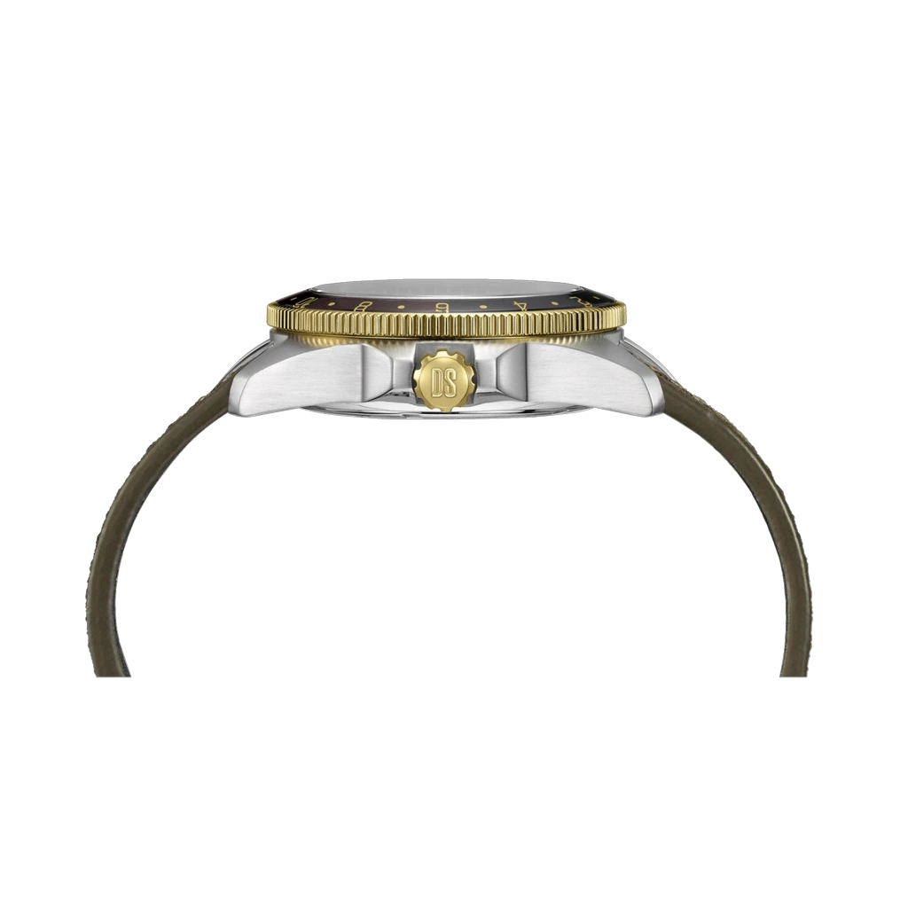 Certina DS Action GMT Powermatic 80 herreklokke med sort skive, skinnrem og GMT-funksjon.