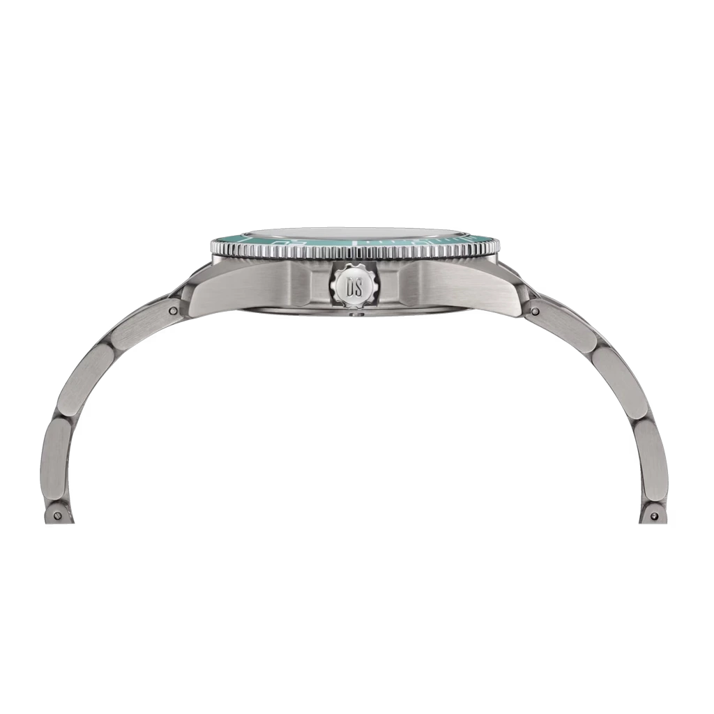 Certina DS Action C048.410.44.351.00 herreklokke på 40 mm i titan med quartzverk og blå bezel.
