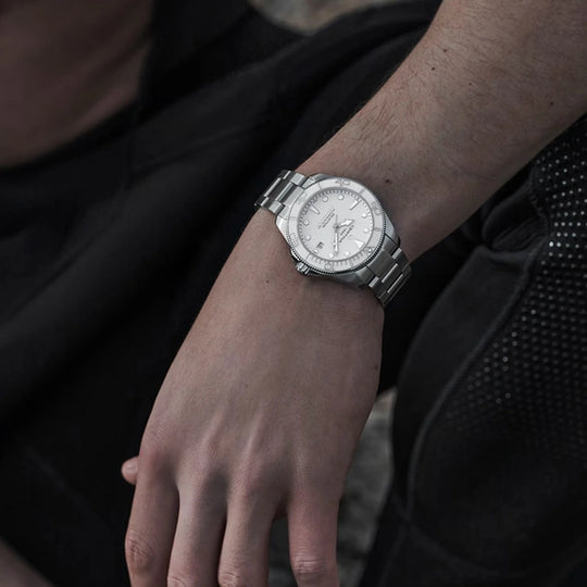 Certina DS Action Diver Powermatic 80 C048.407.11.011.00 herreklokke på 40,5 i stål med automatisk verk, keramisk bezel og hvit skive.