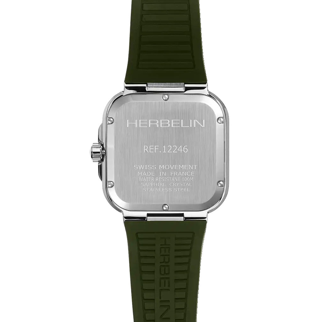 Cap Camarat Square på 39x39 mm er en grønn herreklokke med quartzverk. 100 meter vanntett.
