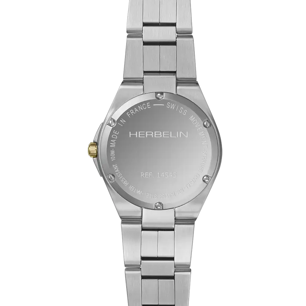 Herbelin Cap Camarat 14545BT11N er en dameklokke i tofarget stål med hvit skive, lenke og quartzverk.
