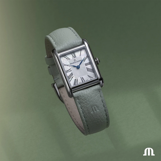 Maurice Lacroix Fiaba Square til dame str 24 x 34 mm. Hvit perlemorskive med romertall, grønn rem og quartzverk.