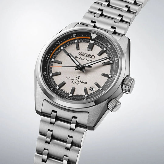 Seiko Prospex Speedtimer SPB513 herreklokke på 39,5 mm i stål med lys skive. 200 meter vanntett.