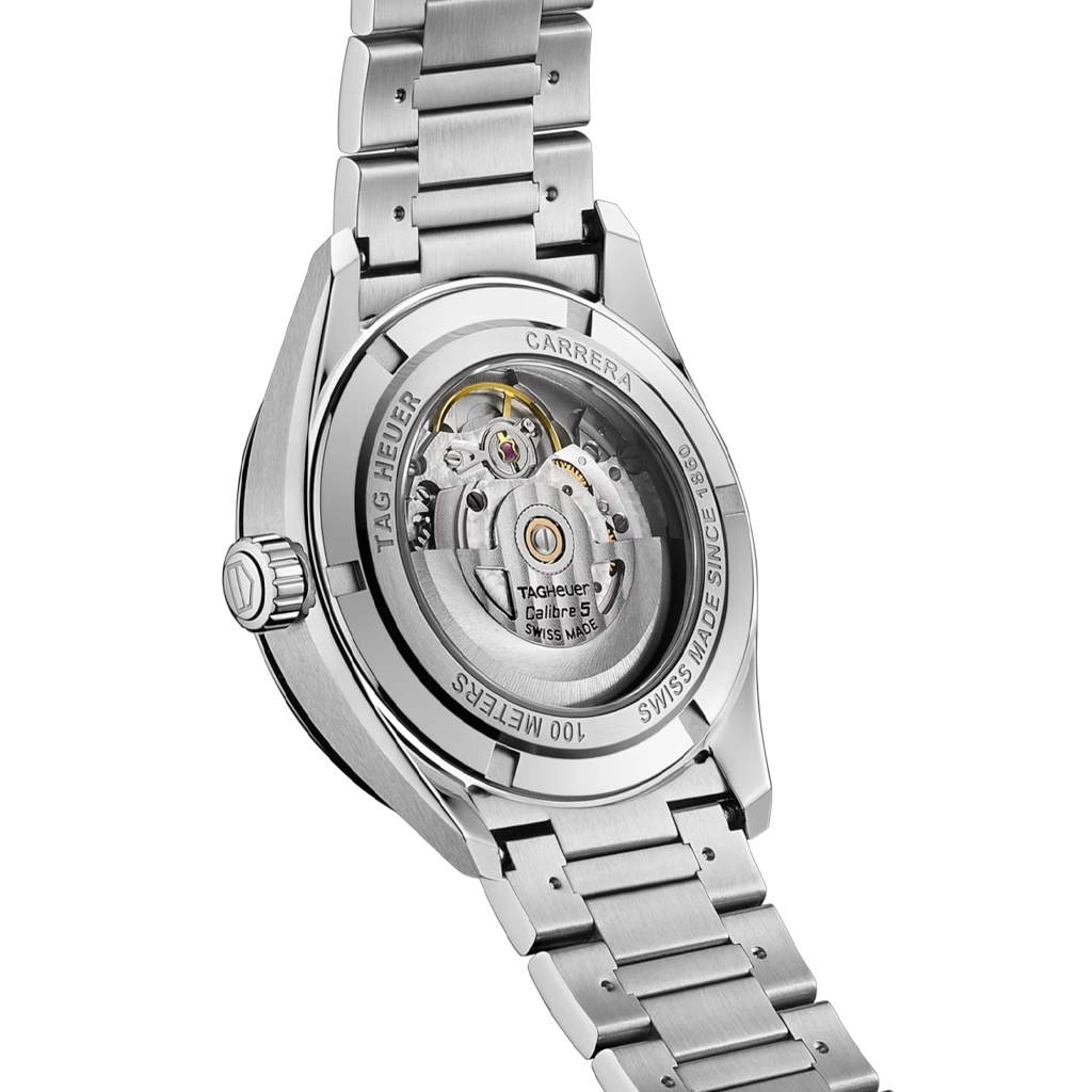 TAG Heuer Carrera med en finbørstet stålkasse og sort urskive. Passer både dame og herre med sin 39 mm stålkasse. Lenke i stål. Automatisk urverk.