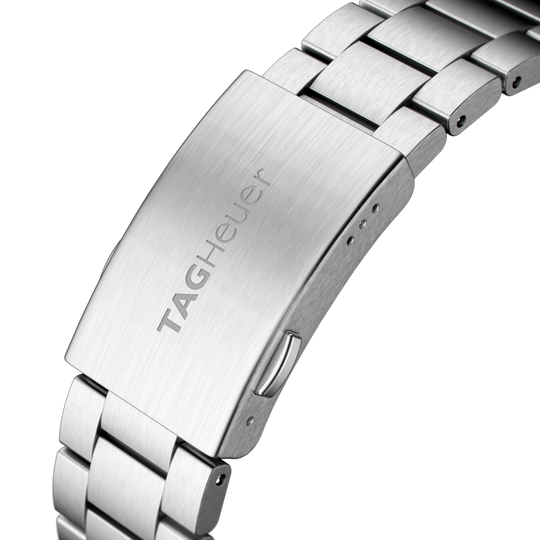 TAG Heuer Formula 1 med calibre 5 automatisk urverk, kasse og lenke i stål og grå sunray tallskive. 200 meter vanntett.