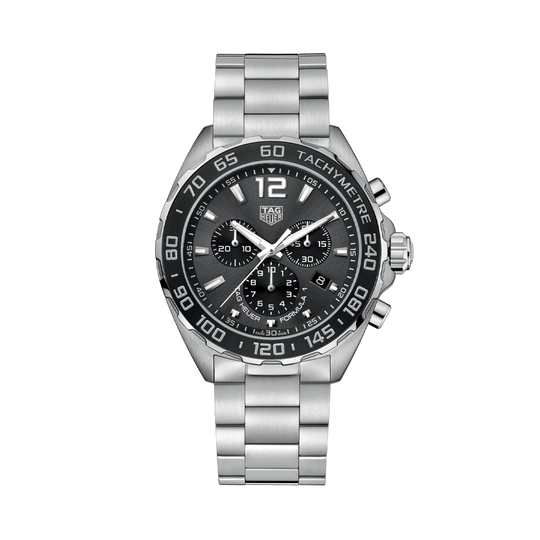 Tag Heuer Formula 1 Chronograph CAZ1011.BA0842 til herre på 43 mm. Sort skive, sort bezel med tachymeter og lenke med foldelås.