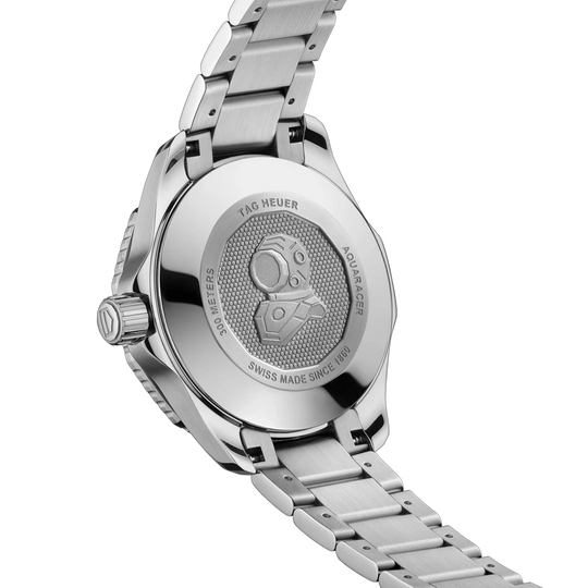 TAG Heuer Aquaracer Professional 300 Date dameklokke på 36 mm med automatisk verk, blå tallskive med diamanter og stållenke.