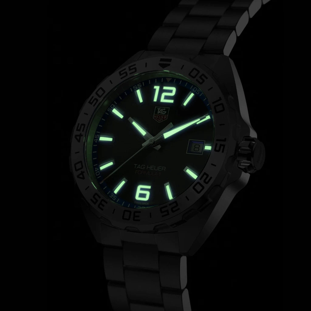 TAG Heuer Formula 1 Date WAZ1112.BA0875 herreklokke med kasse og lenke i stål og sort skive.