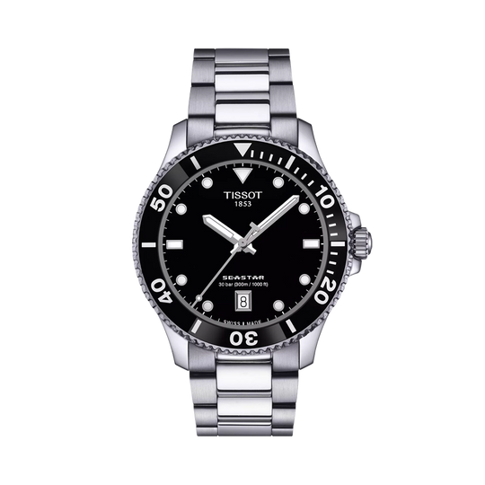  Tissot Seastar 1000 dykkerklokke med robust stålkasse, safirglass og opptil 300 m vanntetthet. 