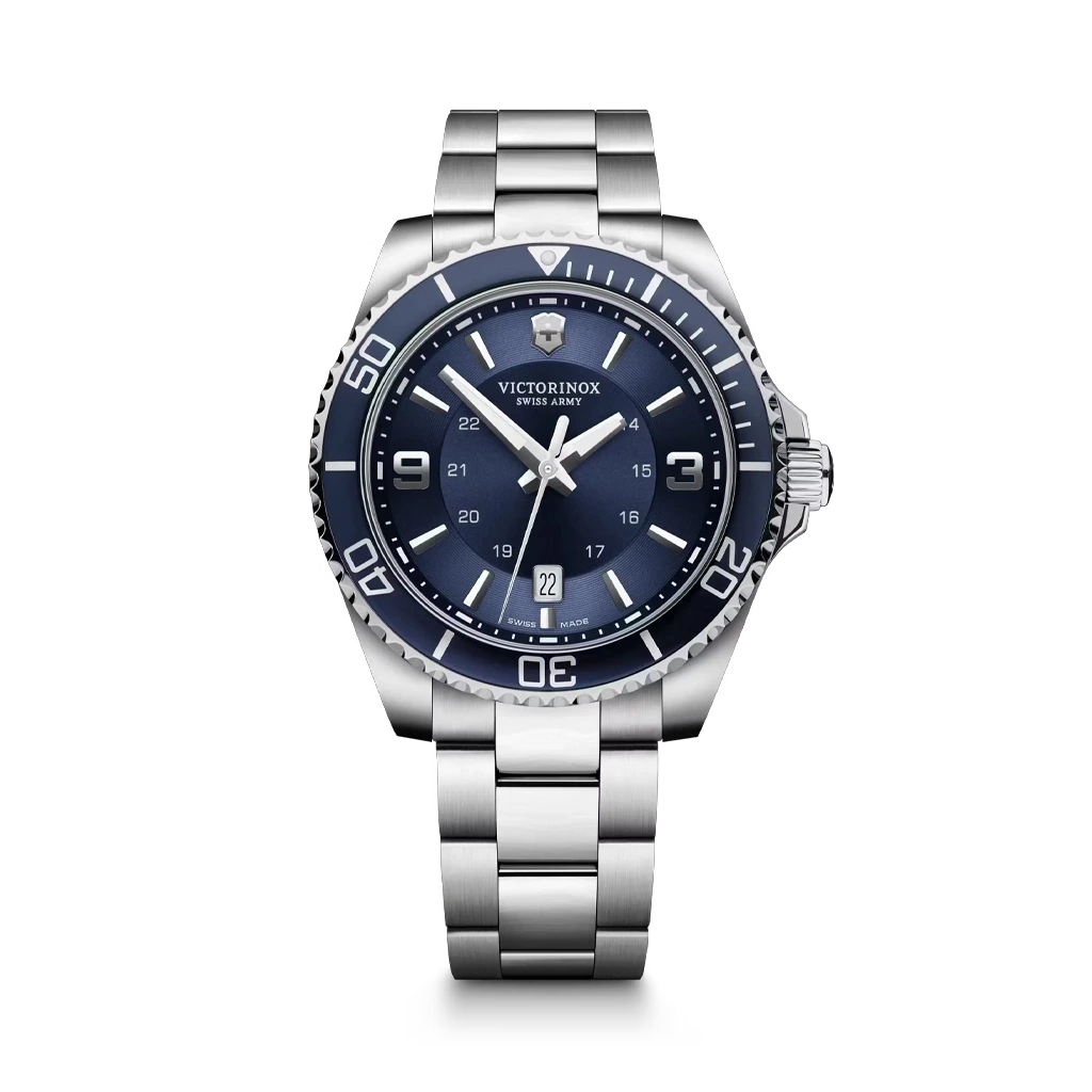 Victorinox Maverick 242007 herreklokke på 43 mm med blå skive og stållenke. 