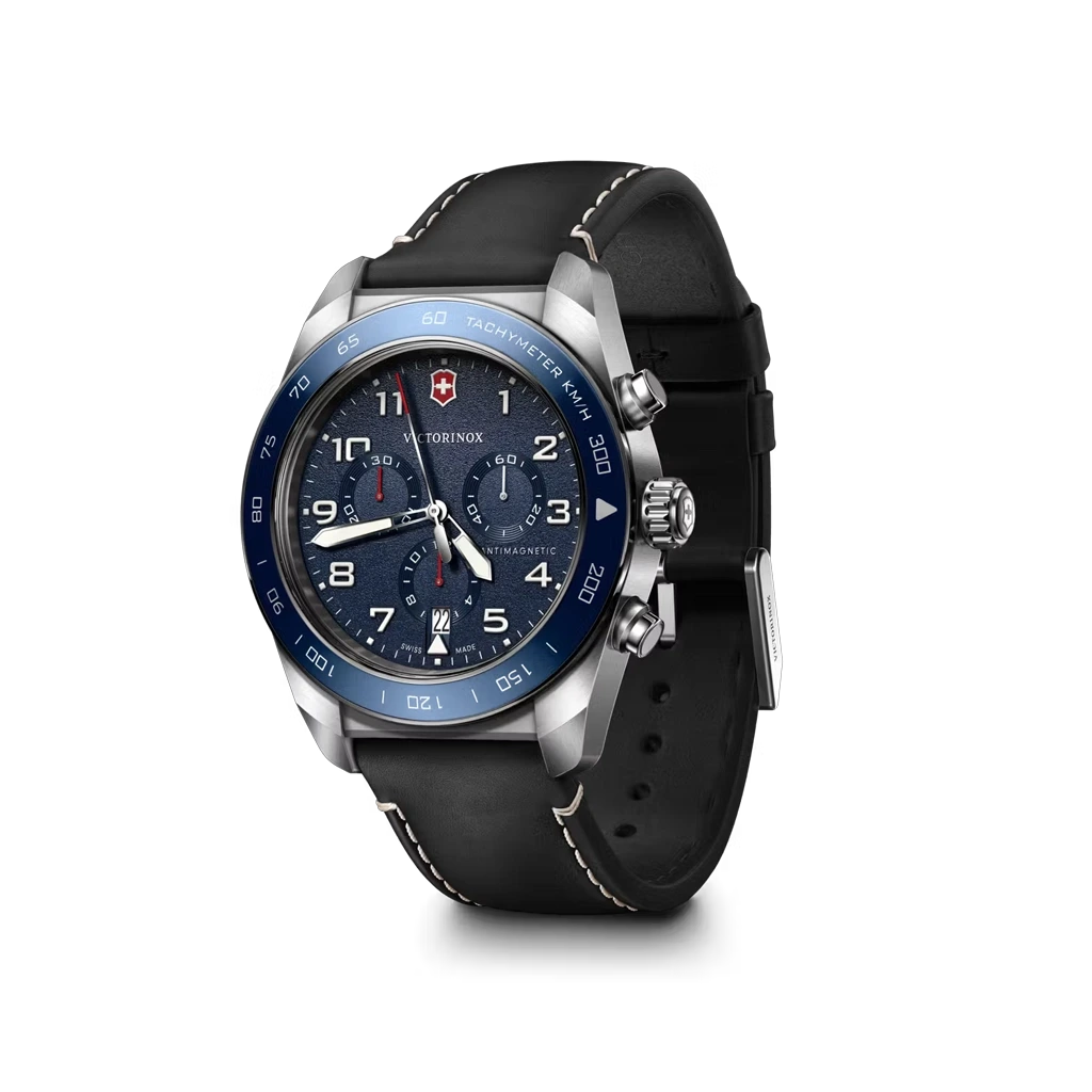 Victorinox Swiss Army Chronograph herreklokke med blå skive, sort skinnrem og quartzverk.