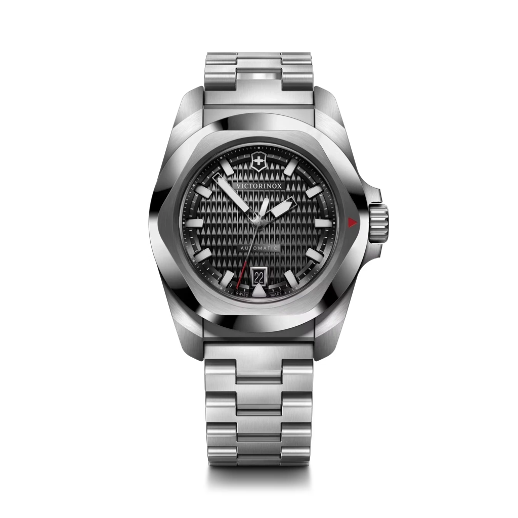 Victorinox I.N.O.X. Automatic herreur med sort tallskive, kasse og lenke i stål. 200 meter vanntett.