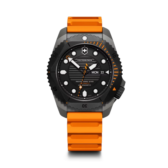 Victorinox Dive Pro Automatic dykkerur til herre på 43 mm med automatisk verk, sort skive, kasse i titan og oransje gummirem.