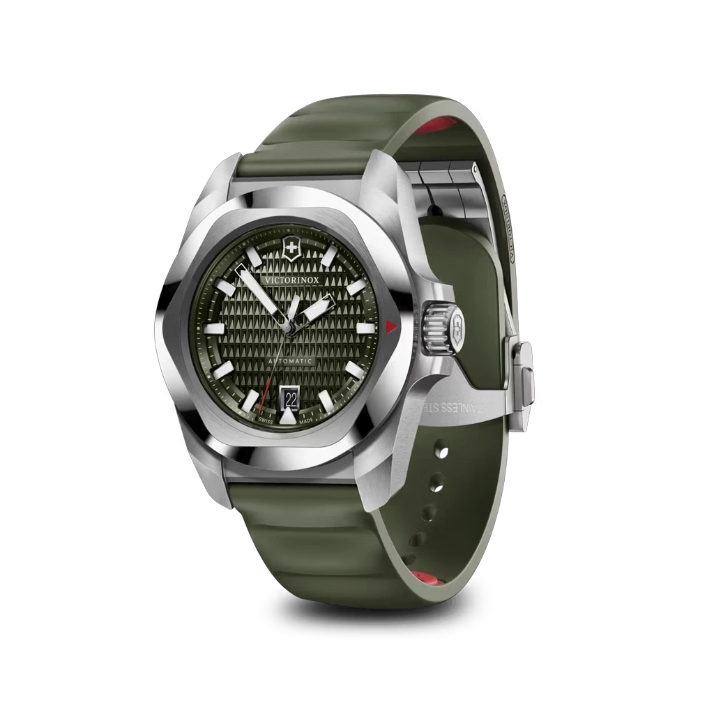 Victorinox I.N.O.X. Automatic herreklokke i stål på 41 mm med grønn skive og grønn rem. 200 meter vanntett.