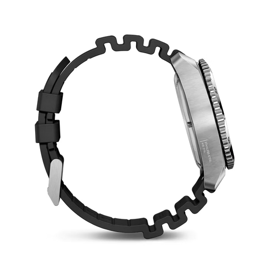 Victorinox Dive Pro Automatic herreklokke på 43 mm med kasse i stål, sort gummirem og sort tallskive. 300 meter vanntett.