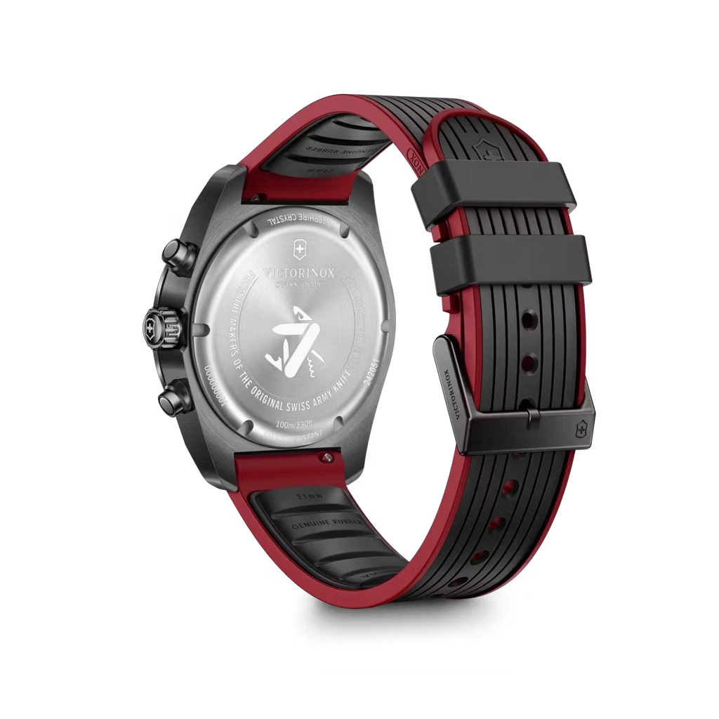 Victorinox Swiss Army Chronograph herreur med quartzverk, sort kasse, skive og skinnrem med røde detaljer. 100 meter vanntett.