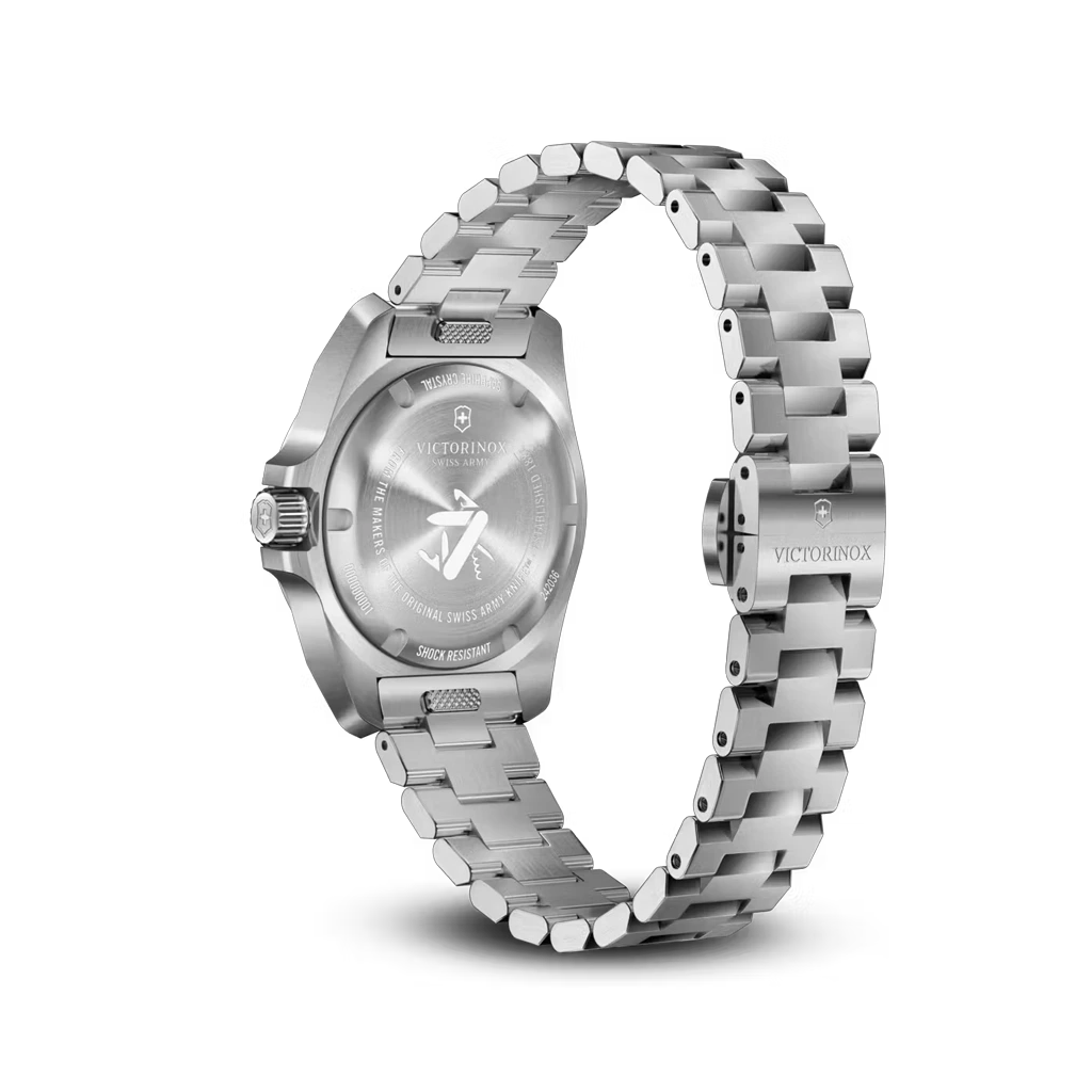 Victorinox I.N.O.X. Small dameklokke med quartzverk, blå skive, kasse og lenke i stål. 100 meter vanntett.