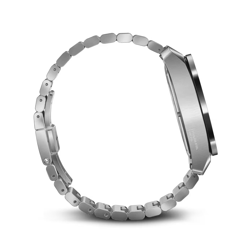 Victorinox Air Pro GMT Automatic herreklokke på 43 mm med sort skive og kasse og lenke i stål. 