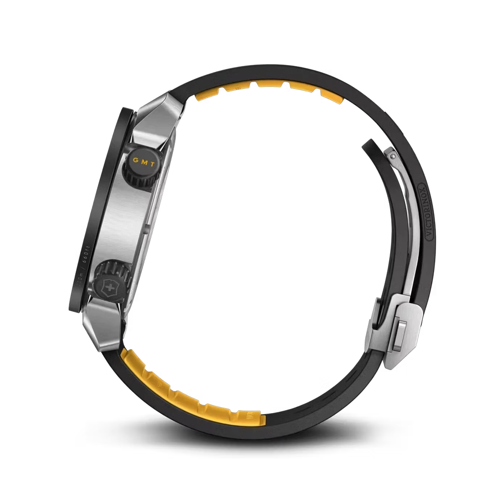 Victorinox Air Pro GMT Automatic herreklokke på 43 mm med sort skive, kasse i stål og sort gummirem.