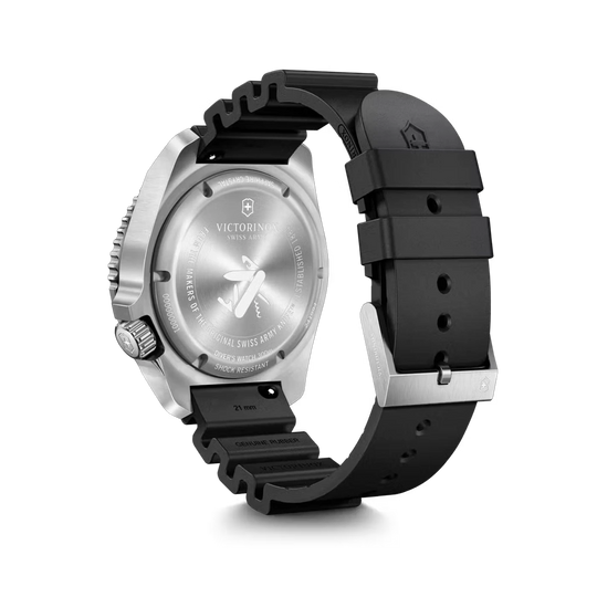 Victorinox Dive Pro Automatic herreklokke på 43 mm med kasse i stål, sort gummirem og sort tallskive. 300 meter vanntett.