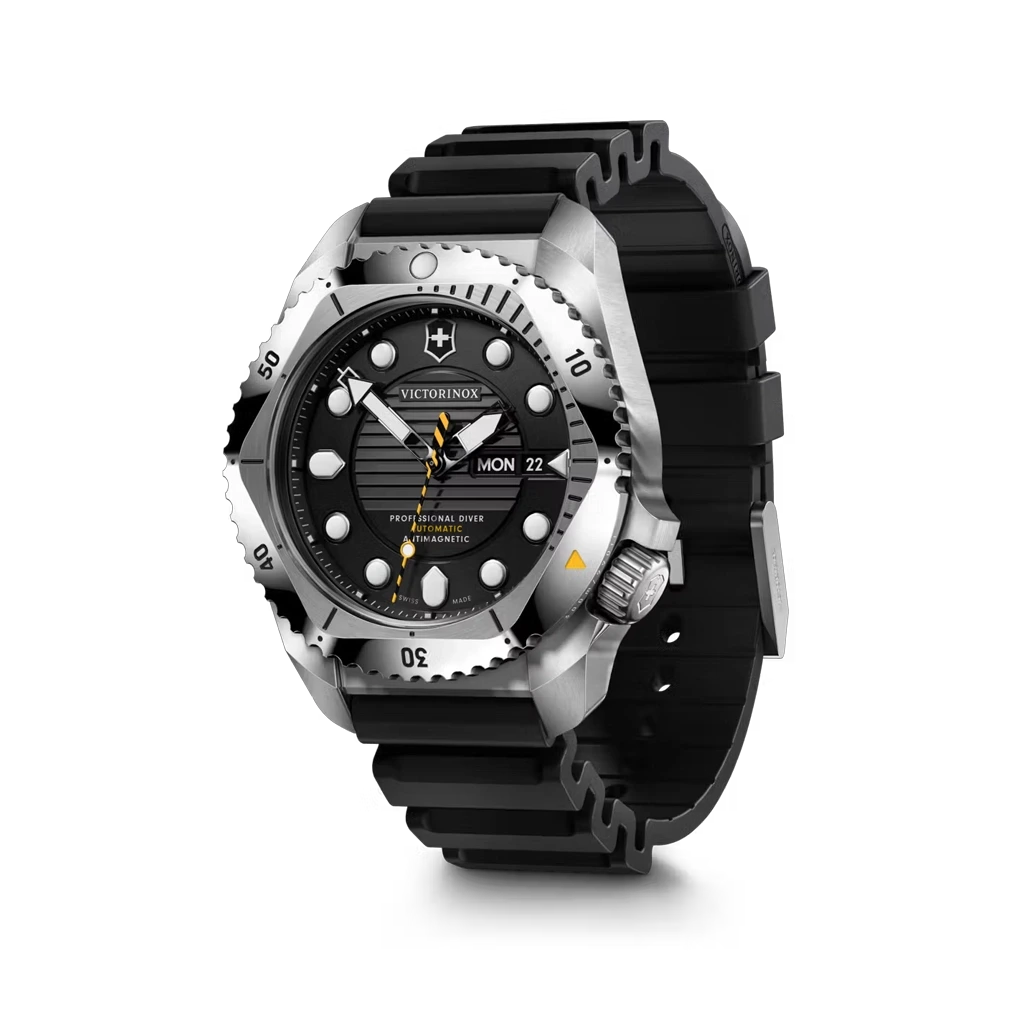 Victorinox Dive Pro Automatic herreklokke på 43 mm med kasse i stål, sort gummirem og sort tallskive. 300 meter vanntett.
