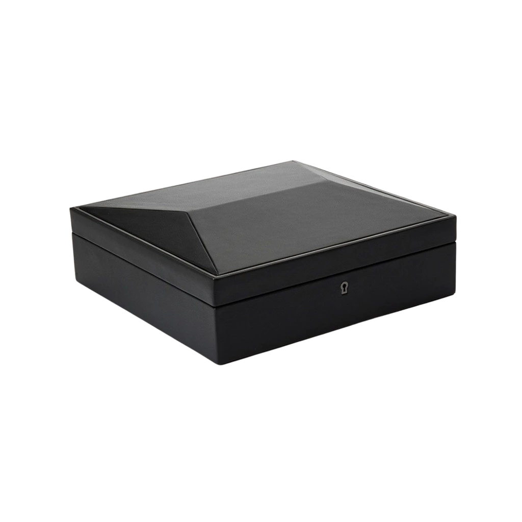 WOLF British Racing 793202 klokkeboks med plass til 15 kokker. Boksen har sort eksteriør og interiør. Boksen kan låses.