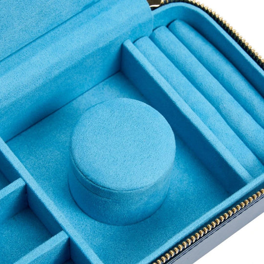 Sophia reisesmykkeskrin 392217 med plass til armbånd, ringer og flere oppbevaringsrom.